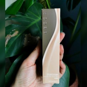 SOLD BECCA Ultimate Coverage 24hr Foundation